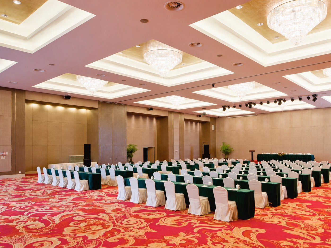 Conference hall at White Horse Lake Jianguo Hotel